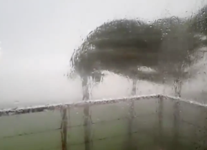 VIDEO: Momento en que el Huracán Patricia toca tierra en Mexico