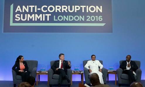 El Presidente de Colombia, Santos, participa en la Cumbre Anticorrupción.