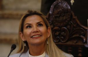 Gobierno de facto de Bolivia busca reunión con México