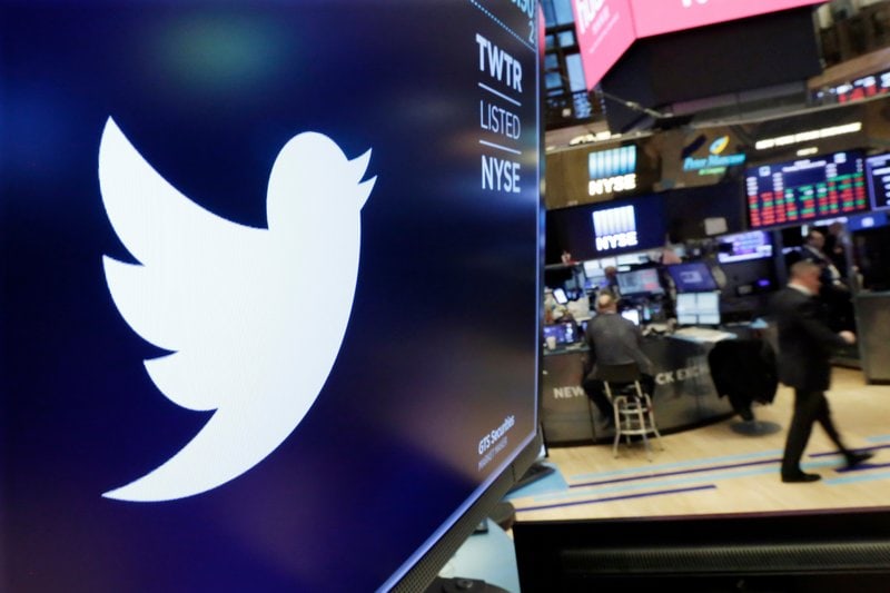 Acciones de Twitter caen tras hackeo masivo a personalidades.