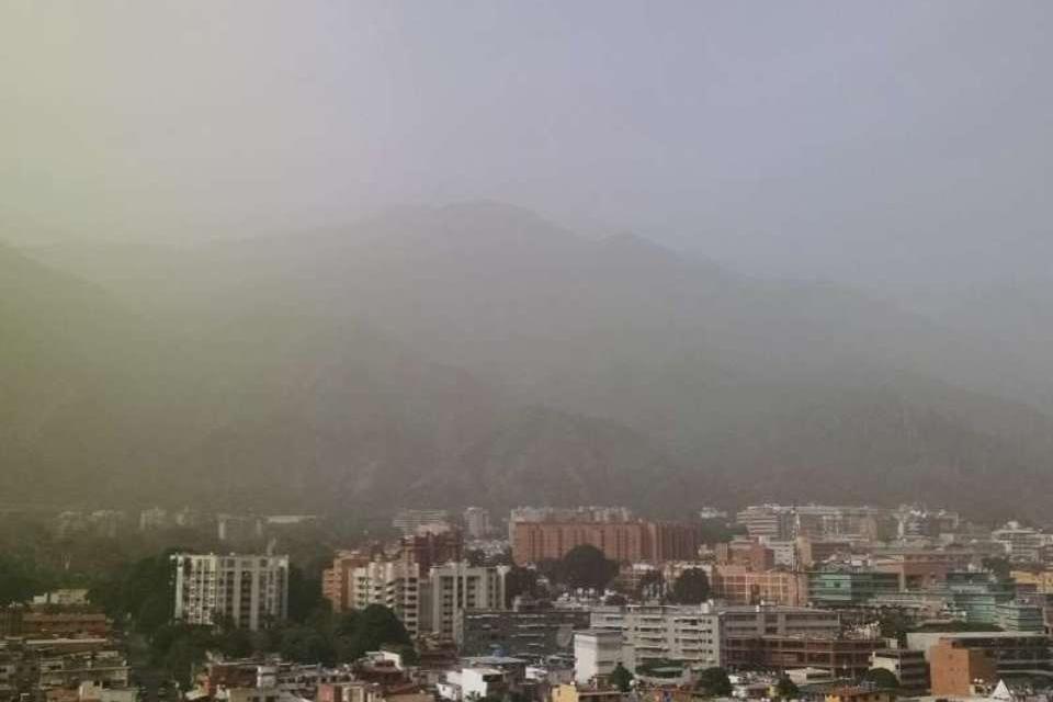 Nube polvo de Sahara.