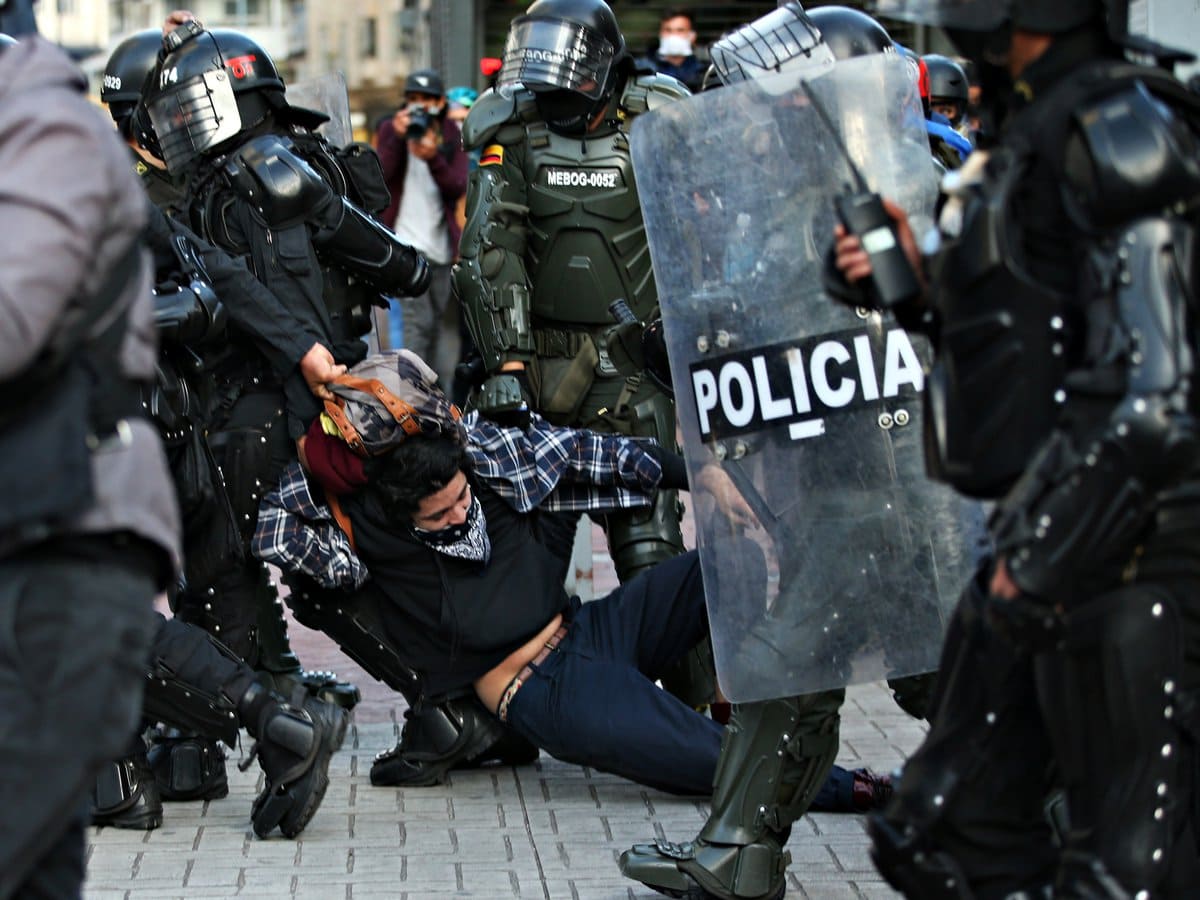 Colombia exceso de fuerza