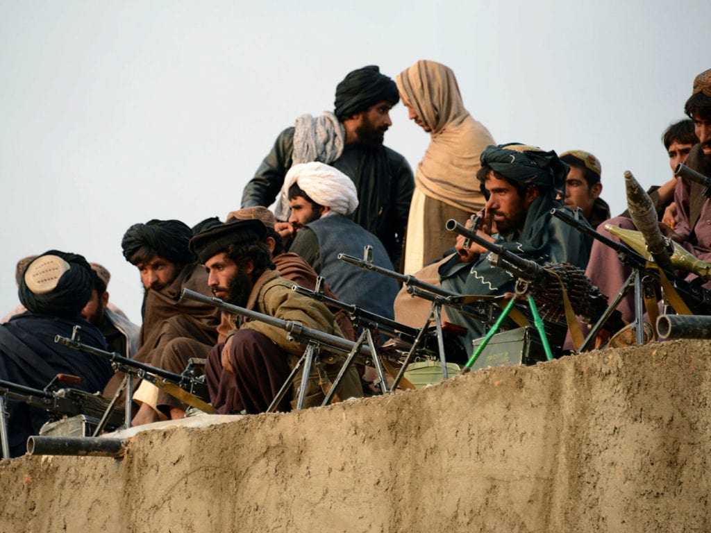 EEUU insta a los países vecinos de Afganistán a que abran sus fronteras para acoger a los refugiados afganos