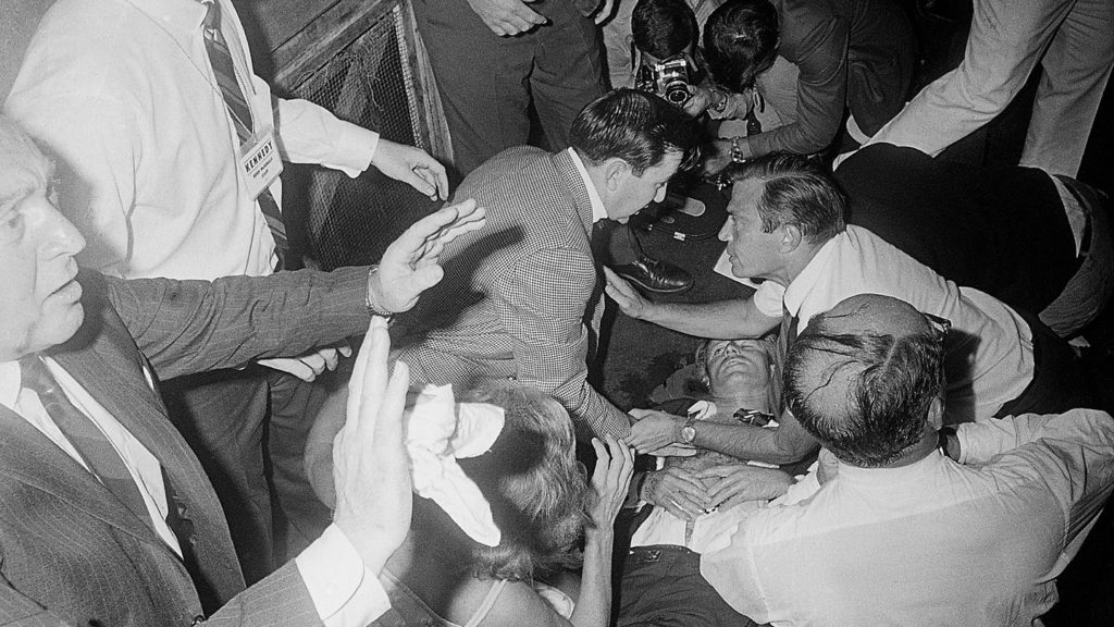 Hombre que asesinó a Robert F. Kennedy por estar “hipnotizado”, podría salir de la cárcel