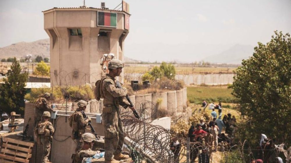 Afganistán: Tiroteos e incendio en el Aeropuerto de Kabul