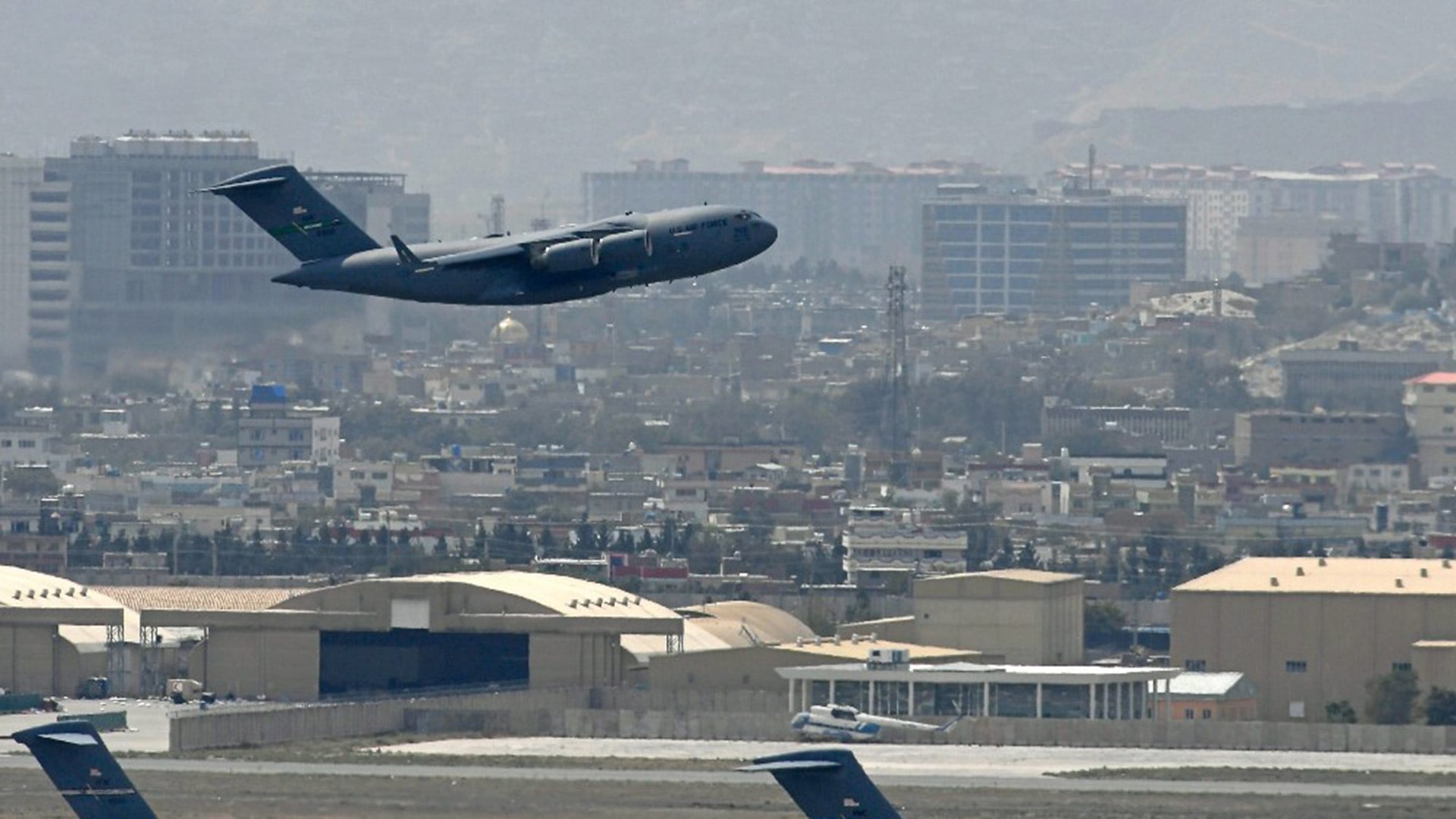 EEUU se retira de Afganistán, el último avión abandonó el país tras 20 años de ocupación