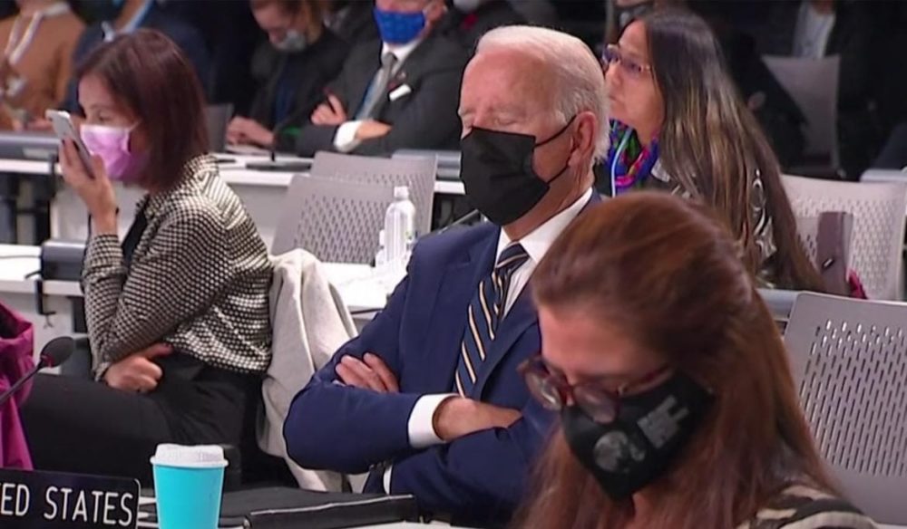 Joe Biden se duerme durante la cumbre del Cambio Climático COP 26