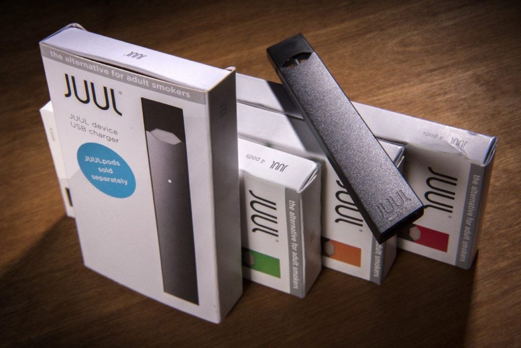 Cigarros electrónicos Juul serán retirados del mercado de EEUU para evitar la adición