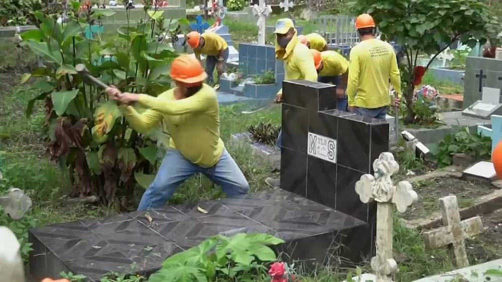 Reos destruyen tumbas de pandilleros cuyas lápidas mostraban con orgullo que eran de la MS