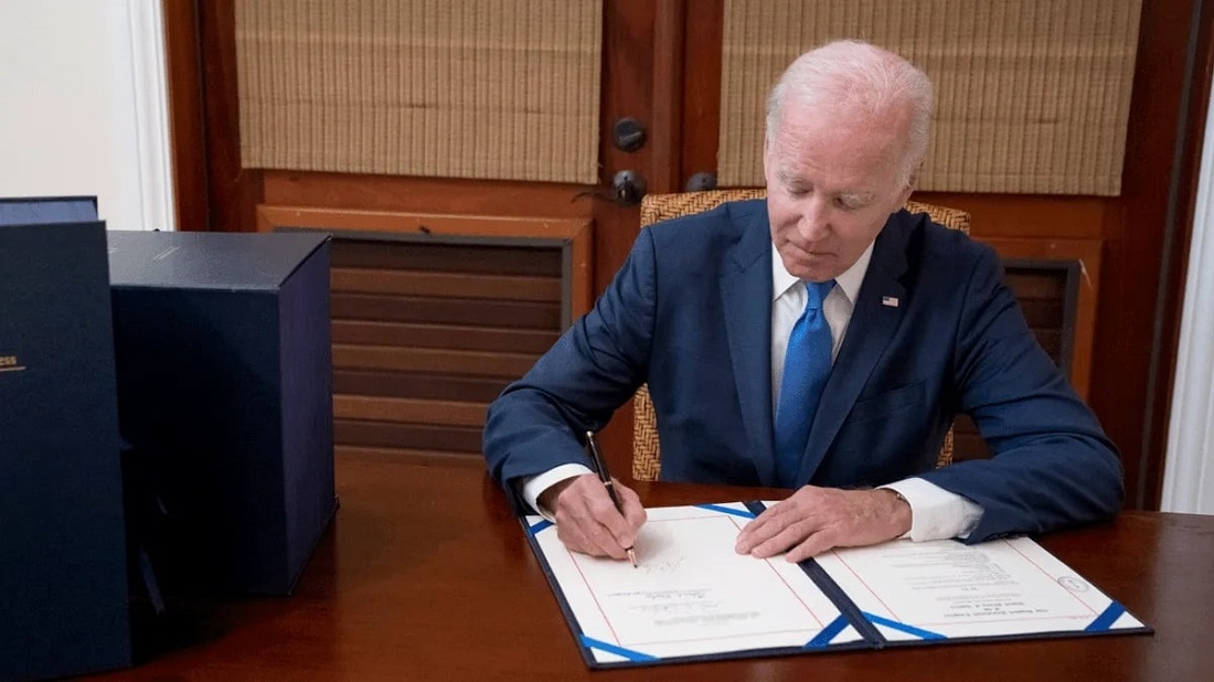 Biden aprueba el presupuesto para el año fiscal 2023 que incluye ayuda financiera para Ucrania