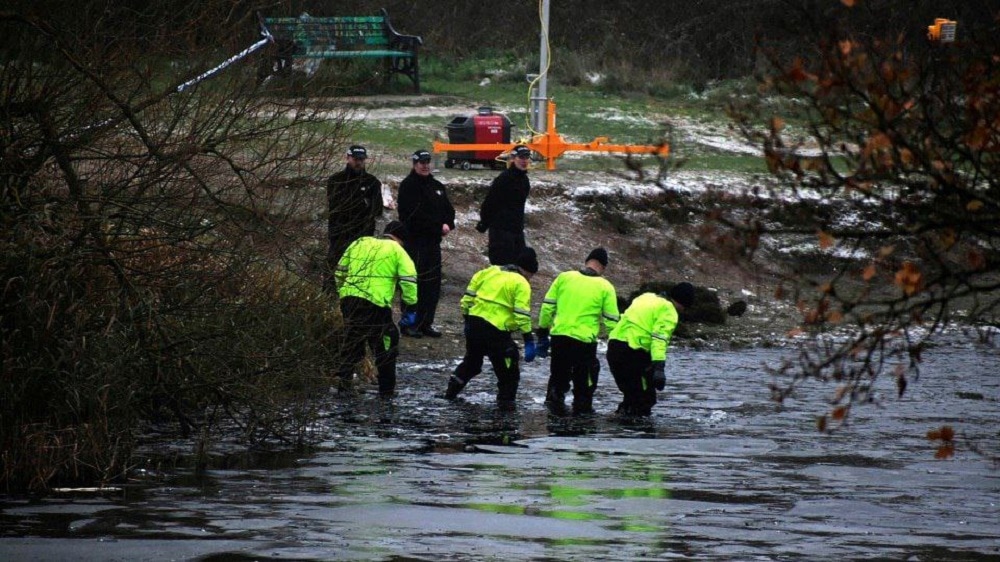 Muere otro niño tras caer en un lago congelado en Reino Unido