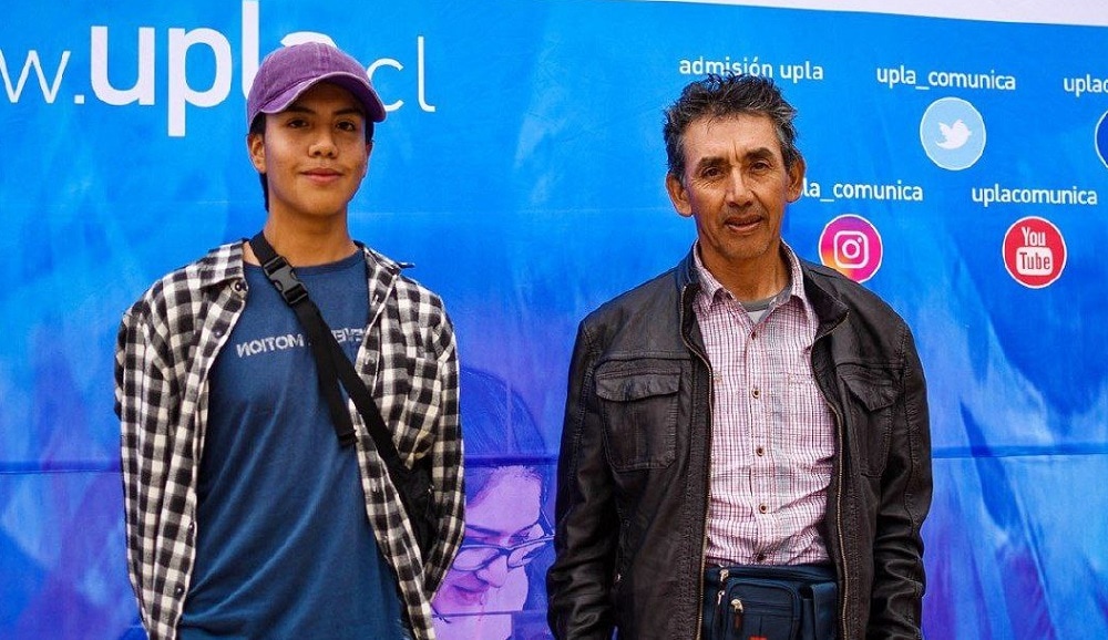 Joven viajó dos días en bus para matricularse en la universidad y ser un buen periodista