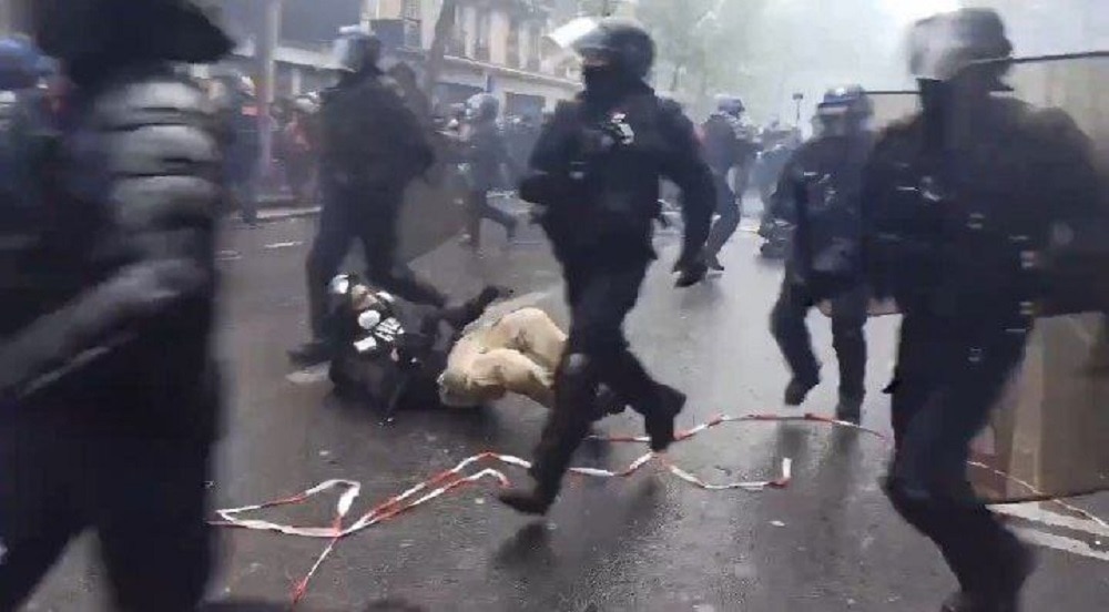 Francia: Trabajadores y policías se enfrentan en conmemoración el Día del Trabajo