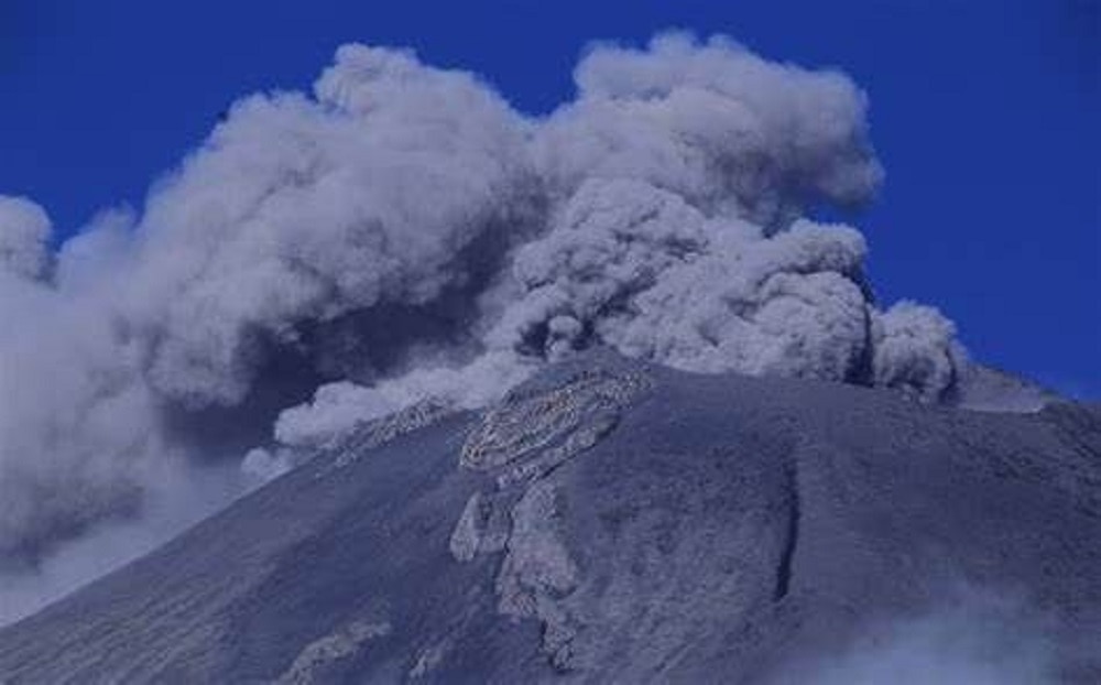 México en alerta por erupción de volcán Popocatépetl