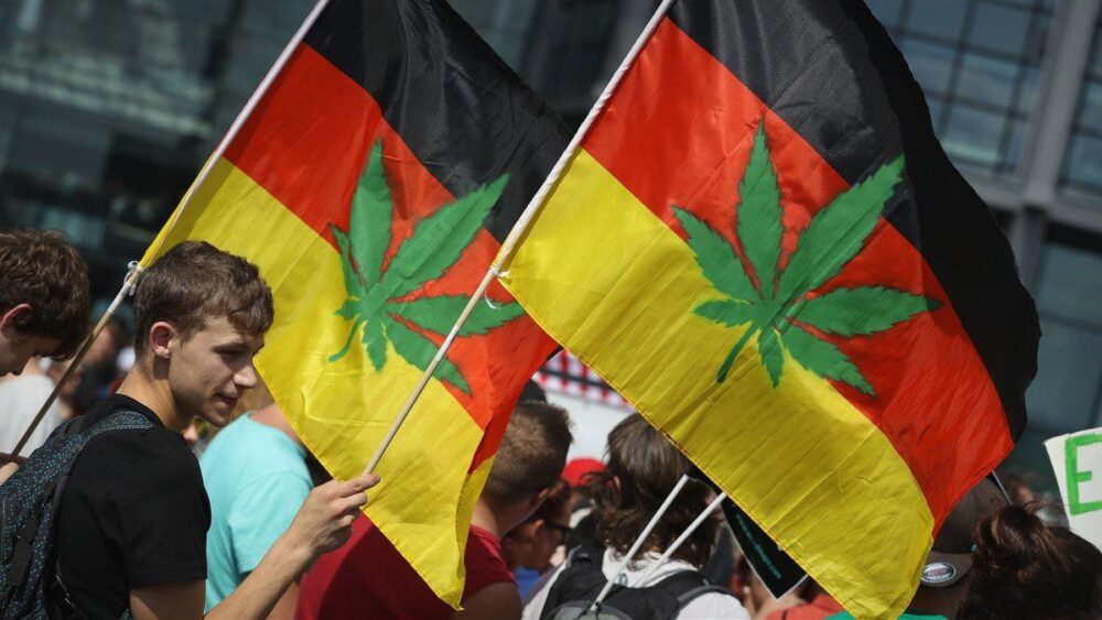 Legalizan el uso de la marihuana con fines recreativos en Alemania