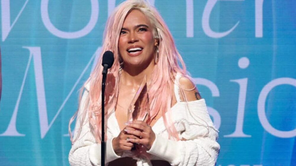 La colombiana Karol G es la primera latina en ganar el máximo premio femenino de los Billboard