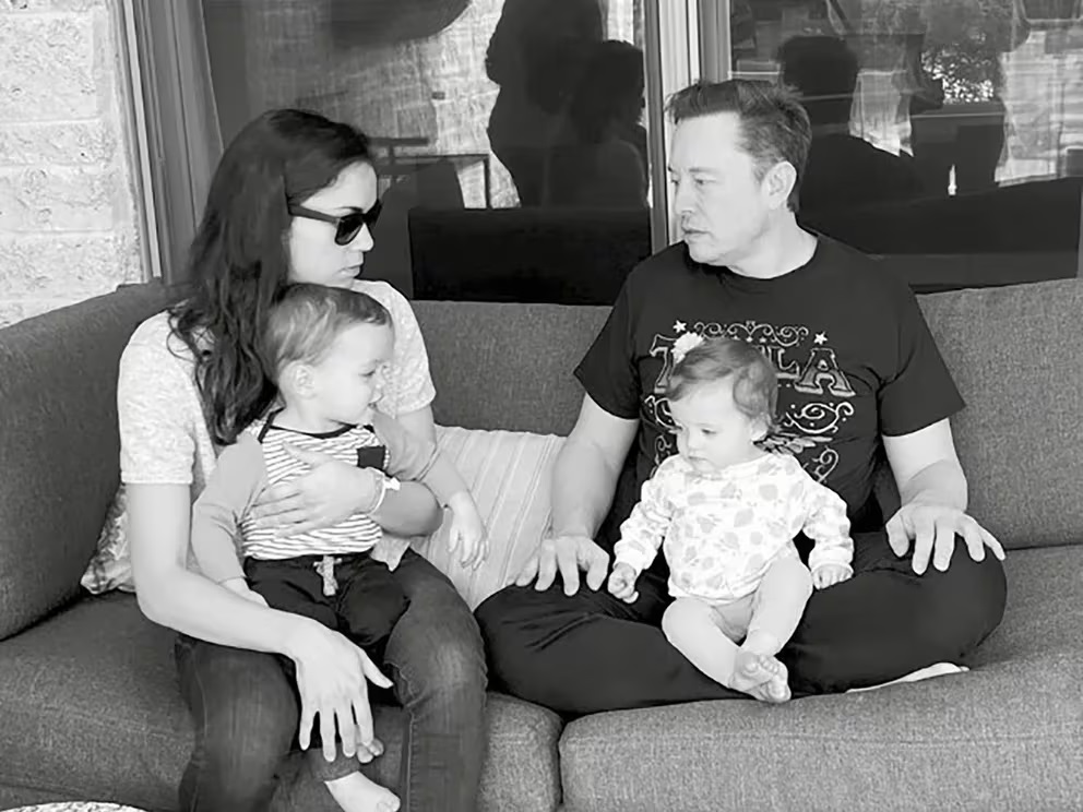 Elon Musk da la bienvenida a su duodécimo hijo