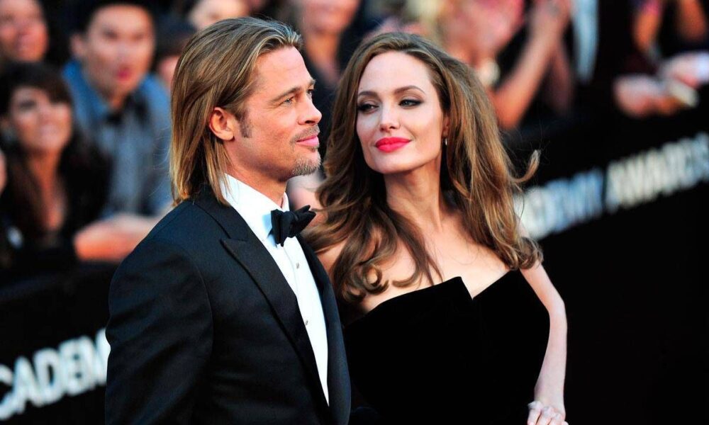 Brad Pitt llama "opresiva y acosadora" a su ex Angelina Jolie