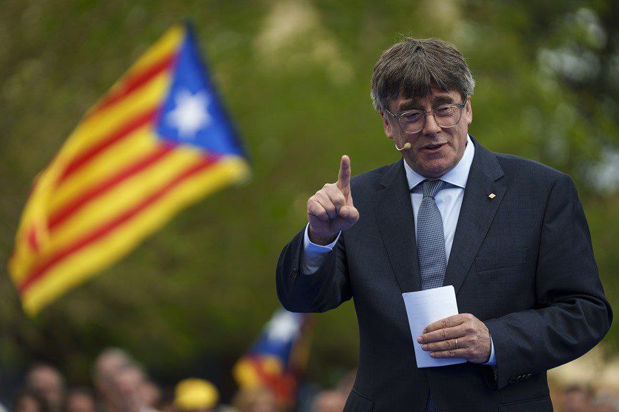 El independentista español Carles Puigdemont regresa a Barcelona después de 7 años