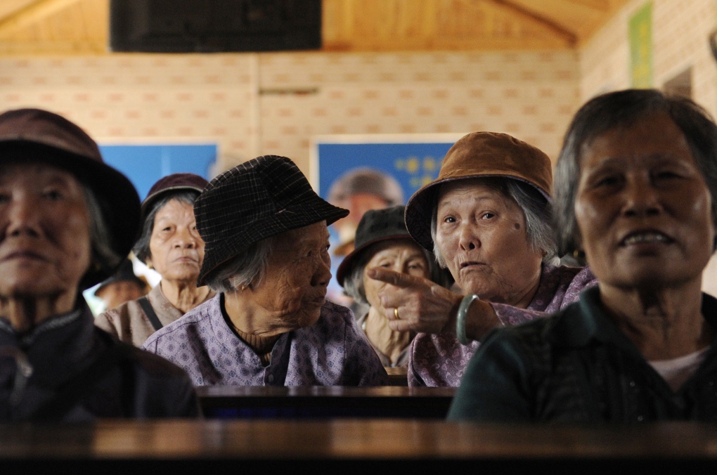 China aumenta tres años más la edad de jubilación