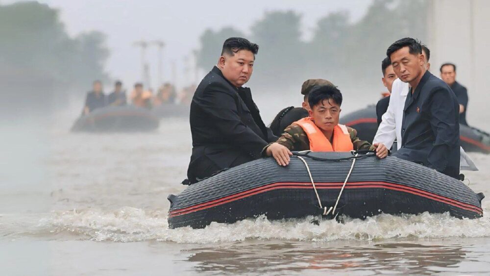 Líder norcoreano ordenó la ejecución de 30 funcionarios por el mal manejo de las inundaciones