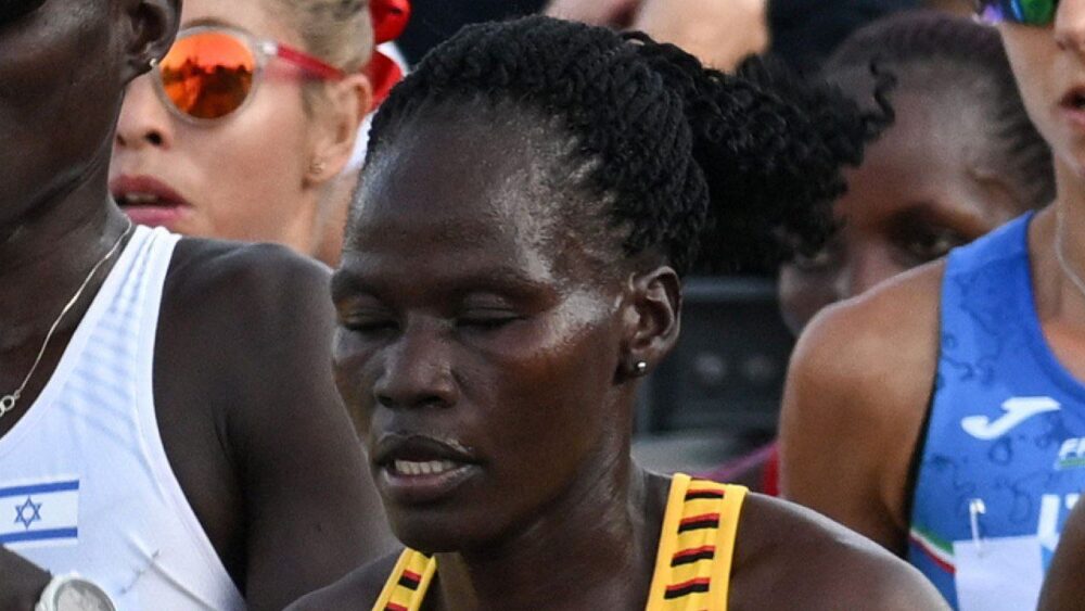 Hijas de la atleta olímpica quemada viva vieron como su madre moría y no pudieron ayudarla