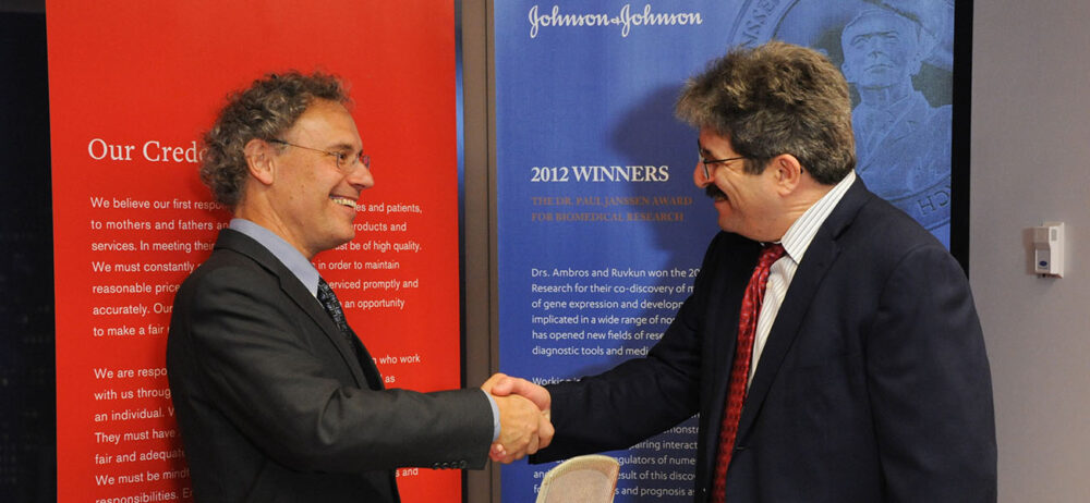 Victor Ambros y Gary Ruvkun son los ganadores del Premio Nobel de la Medicina