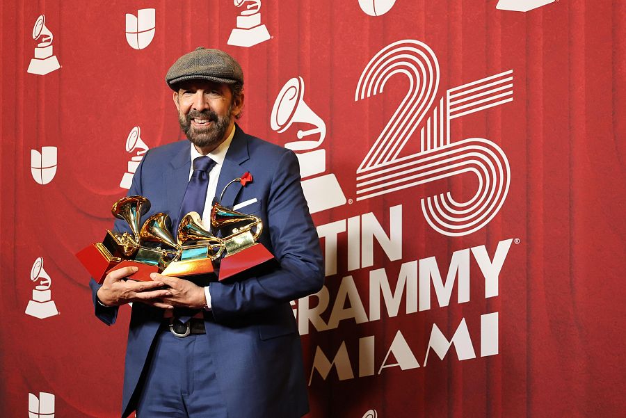 Juan Luis Guerra regresó a la música y se adueñó de los premios Grammy Latinos 