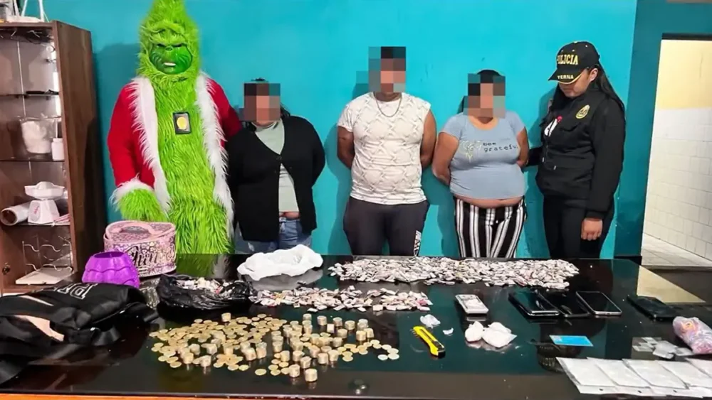 "El Grinch" se suma a la lucha antidroga en Perú y le arruina la Navidad a varios delincuentes 