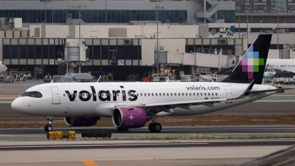 vuelo mexico eeuu hombre volaris pasajeros