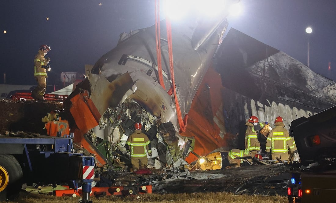 Cajas negras  del Boeing que se estrelló en Corea del Sur no registraron los cuatro minutos previos al impacto 