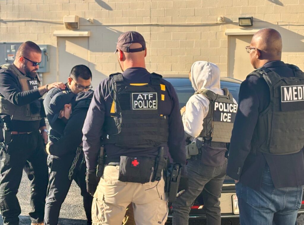 Trump exige al ICE detener a 3,000 inmigrantes diariamente