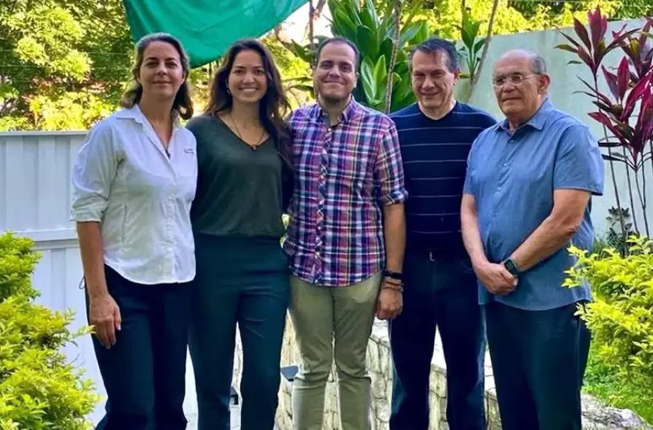 cinco opositores de Maduro