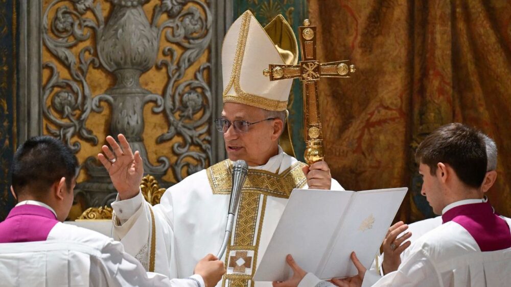 Papa León XIV ofreció su primera misa en una ceremonia privada 