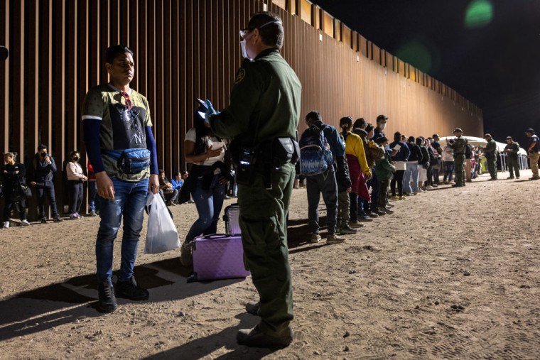 "reality show" de inmigrantes compitiendo por la ciudadanía 