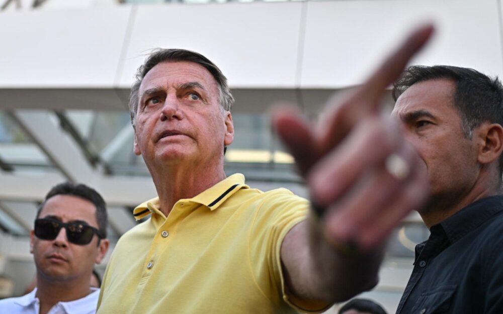 Policía de Brasil acusa a Jair Bolsonaro de querer huir a Argentina 