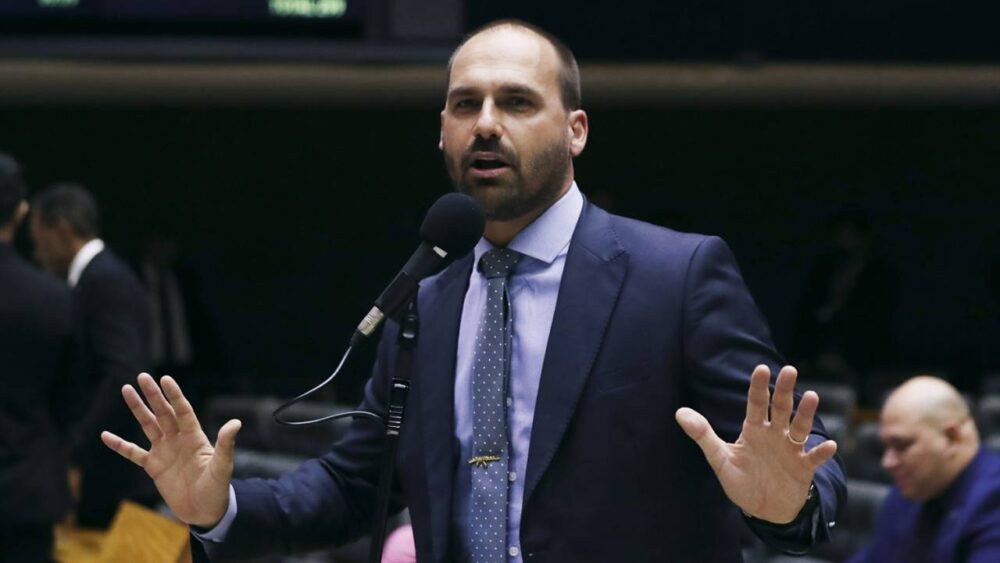 Hijo de Jair Bolsonaro ha sido imputado por intentar motivar sanciones de EEUU en contra de Brasil 