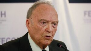 Renuncia el fiscal general de México para asumir como embajador 